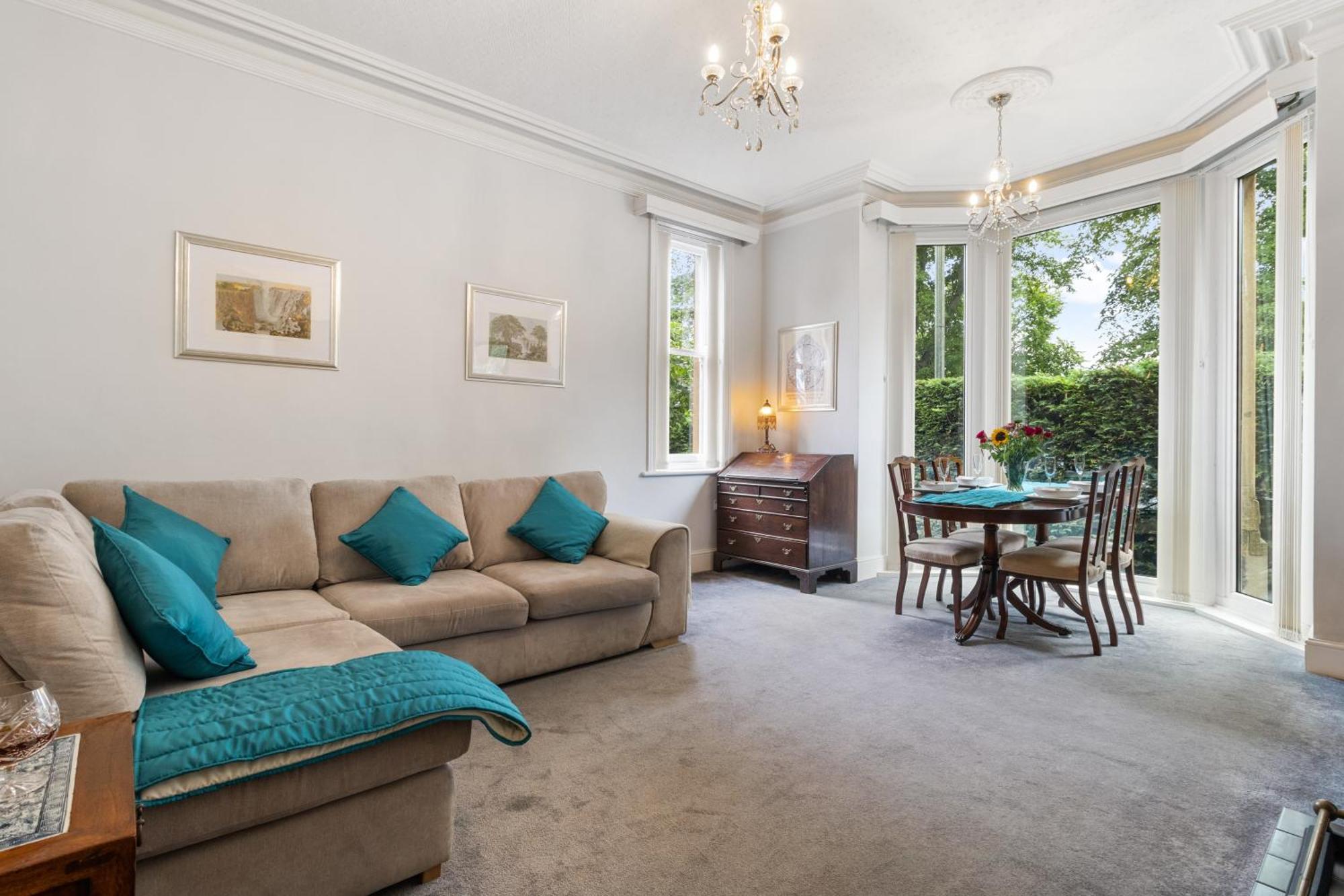 Elegant Malvhina Retreat On The Malvern Hills เกรทมัลเวิร์น ภายนอก รูปภาพ