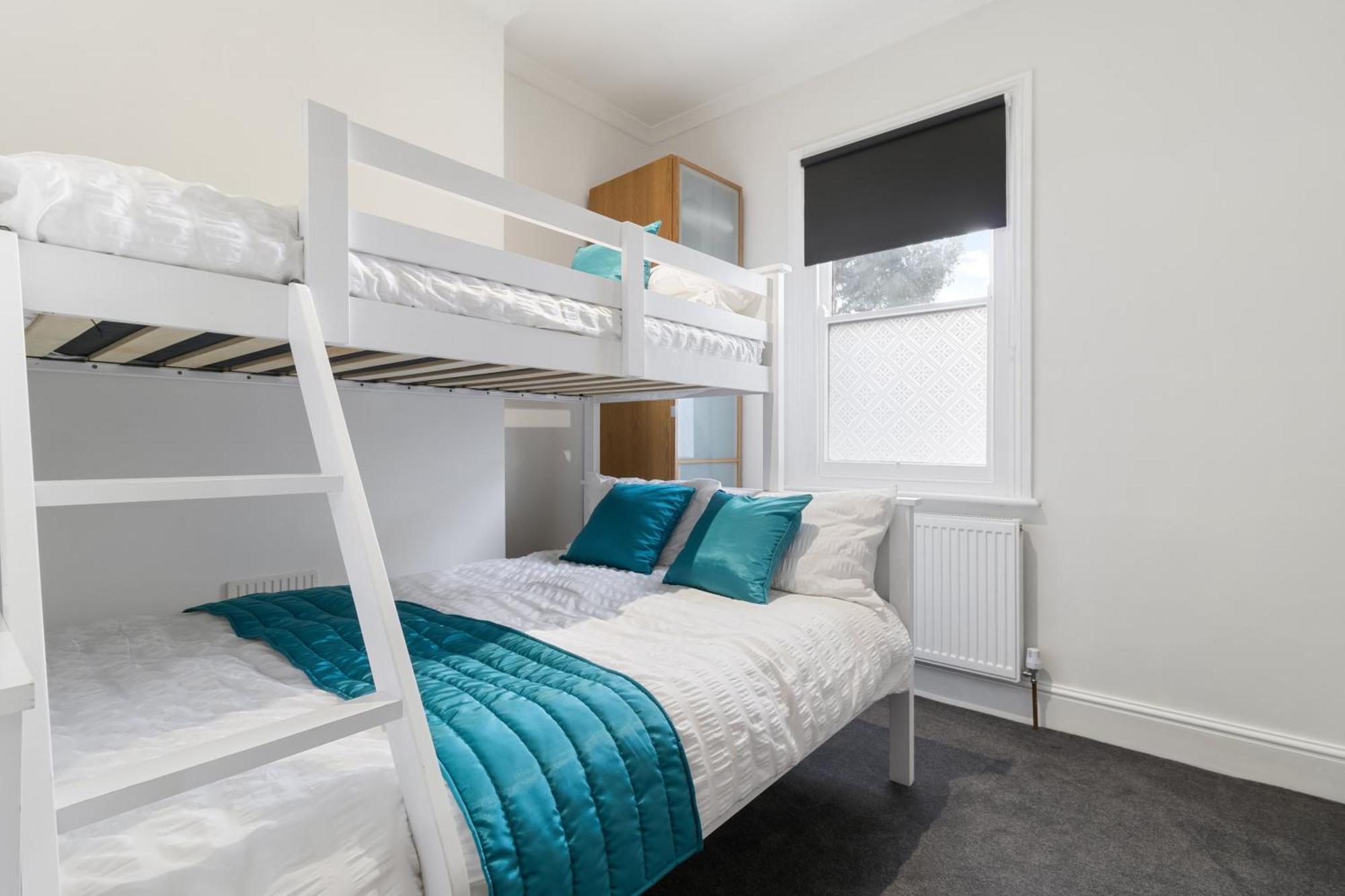 Elegant Malvhina Retreat On The Malvern Hills เกรทมัลเวิร์น ภายนอก รูปภาพ