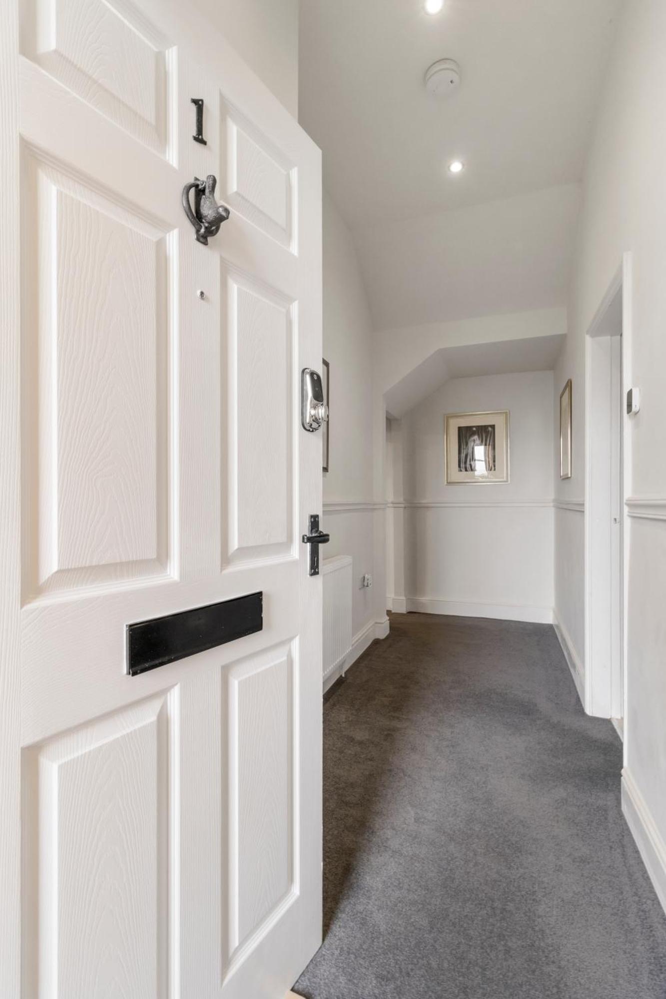 Elegant Malvhina Retreat On The Malvern Hills เกรทมัลเวิร์น ภายนอก รูปภาพ
