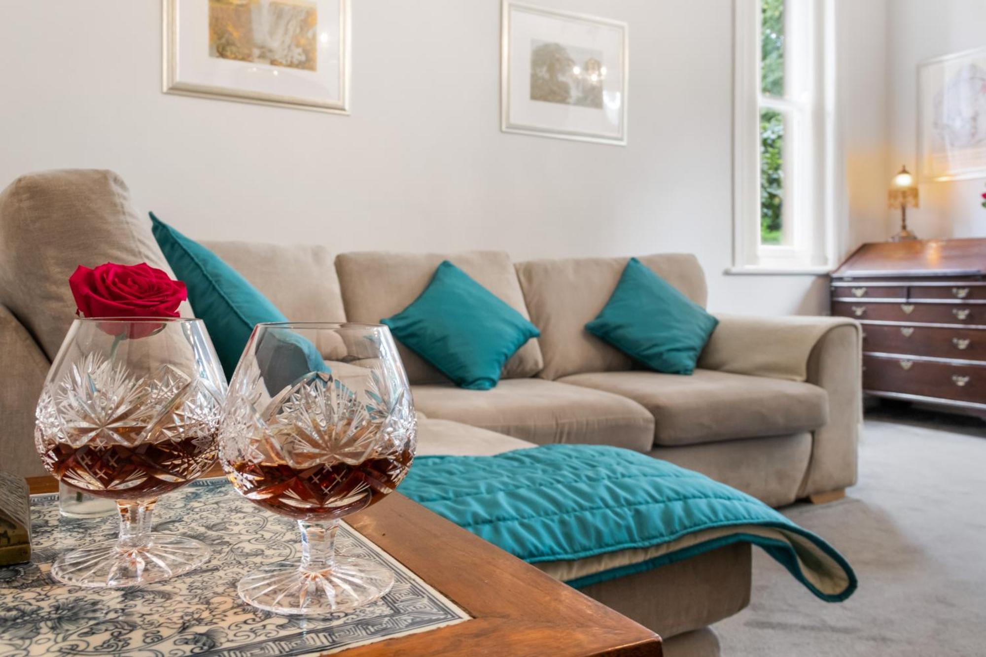 Elegant Malvhina Retreat On The Malvern Hills เกรทมัลเวิร์น ภายนอก รูปภาพ